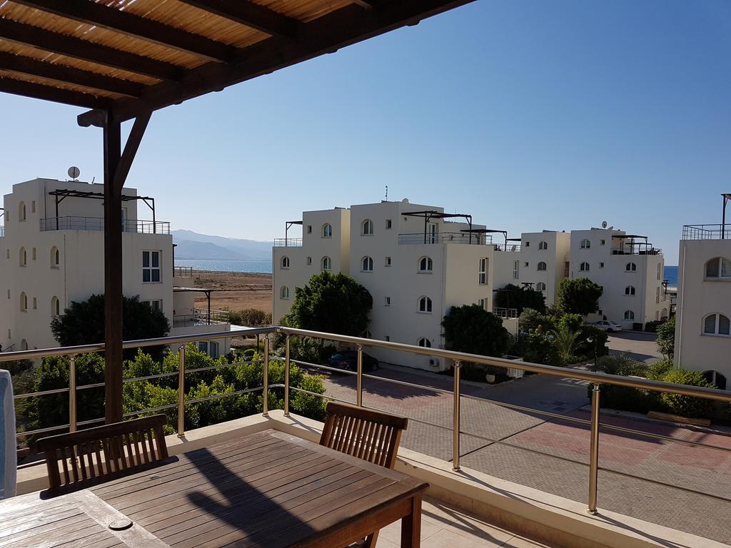 Aphrodite Beachfront Penthouse Apartment Gaziveren Dış mekan fotoğraf